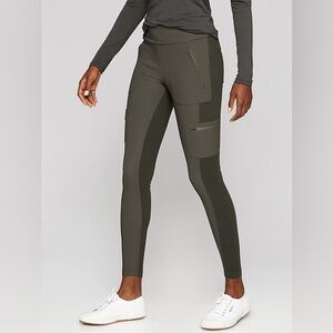 Athleta Highline Hybrid Cargo Tight in Pleat
